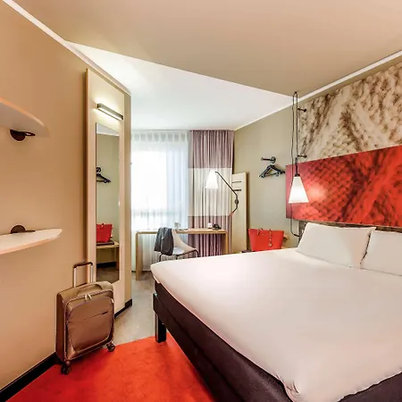 Ibis Hotell 3*