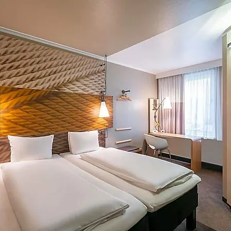 Ibis 3*
