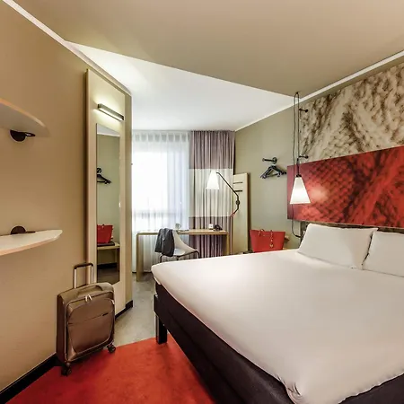 Ibis Hotel 3*