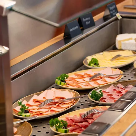 Ibis Hotel 3*