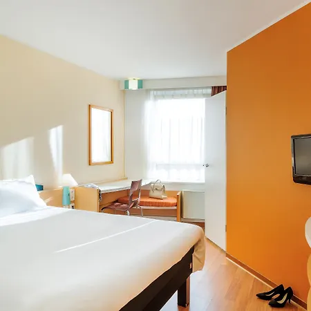 Ibis 3*
