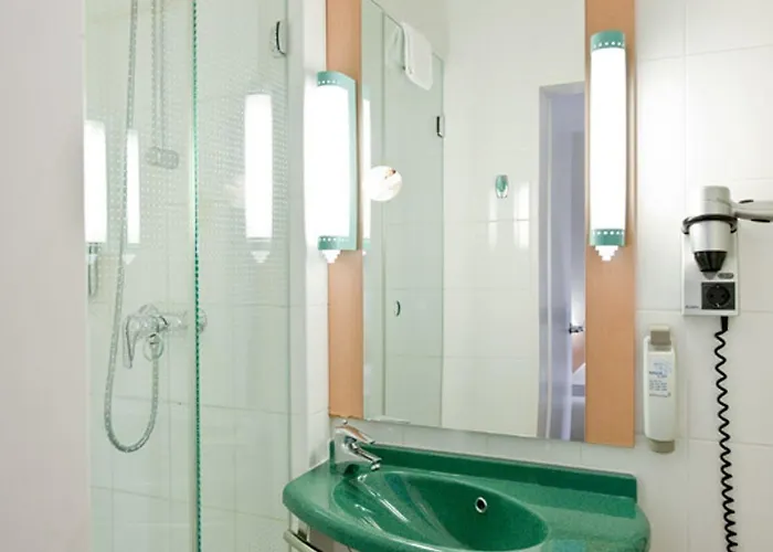 Ibis Hotel 3*